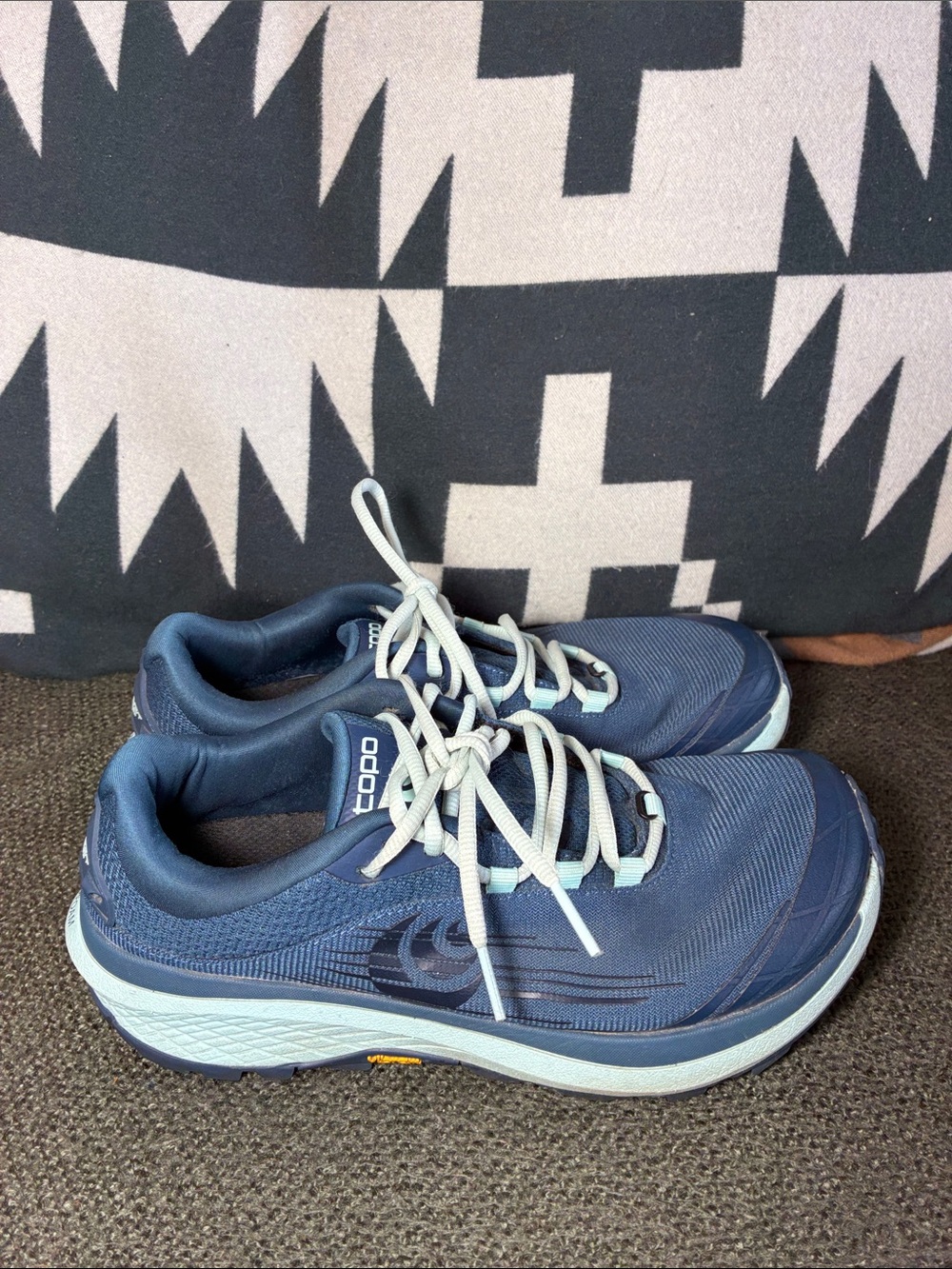 TOPO ATHLETIC Pursuit Performance Running Hiking Shoes Vibram soles